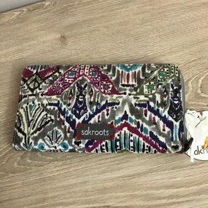 NWT SAKROOTS ZIPPERED WALLET NICE!
